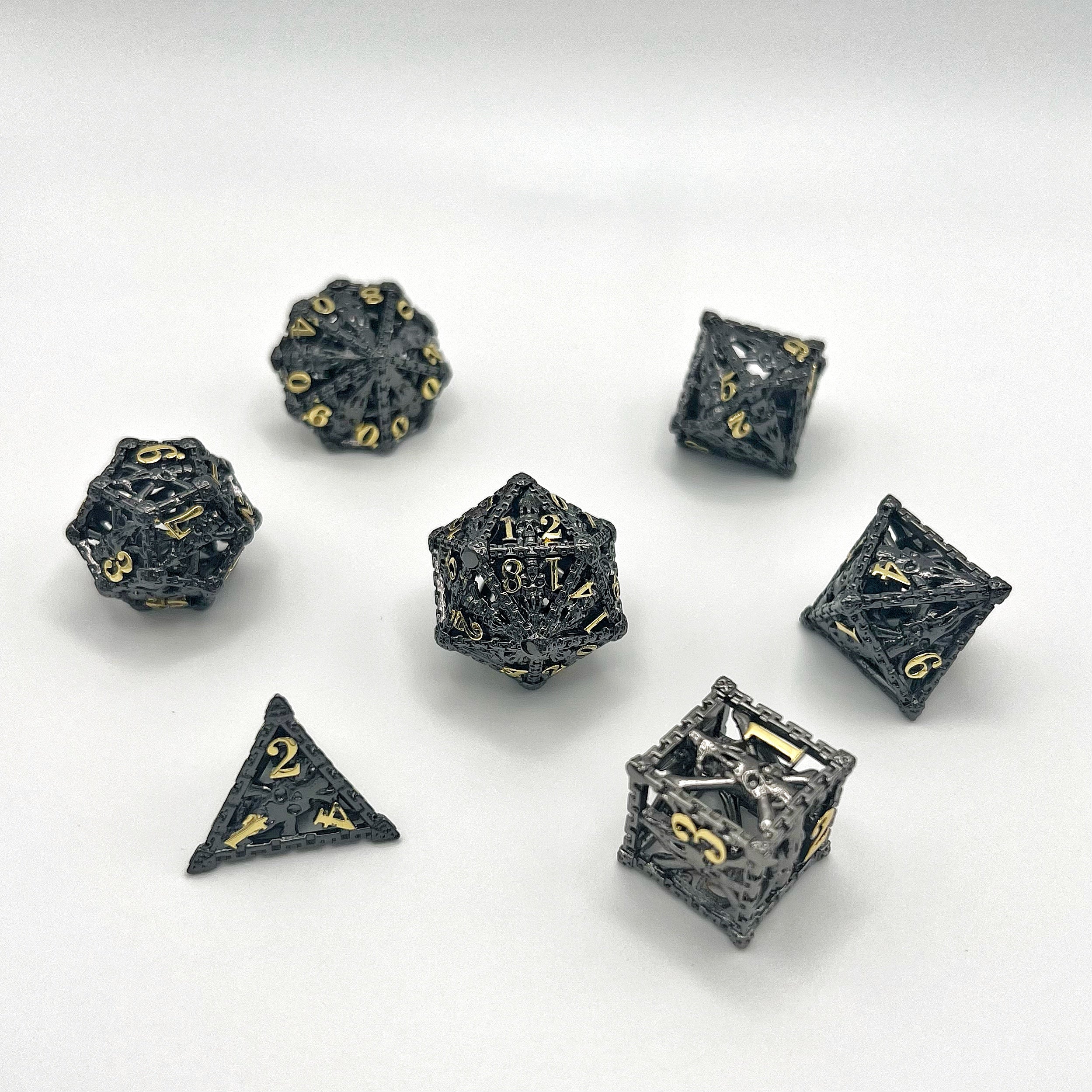 Skull Edge Hollow Metal Dice Set - Black w/ Gold